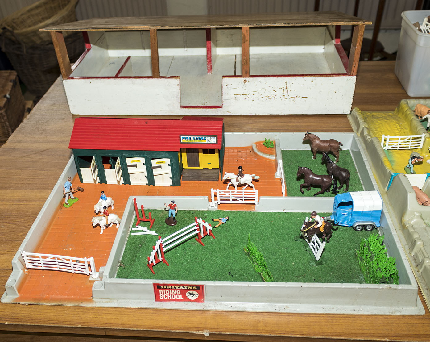 Britains model Zoo, Riding School and Farmyard including bases, buildings, animals and farm - Image 2 of 8