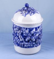 A blue and white pottery lidded jar
