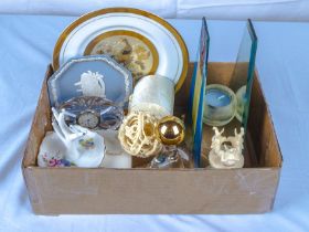 A small box of assorted ceramics