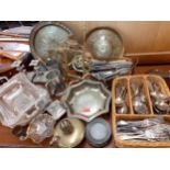 A quantity of metalware to include silver plate, pewter tankards, brass trays, a photo frame and