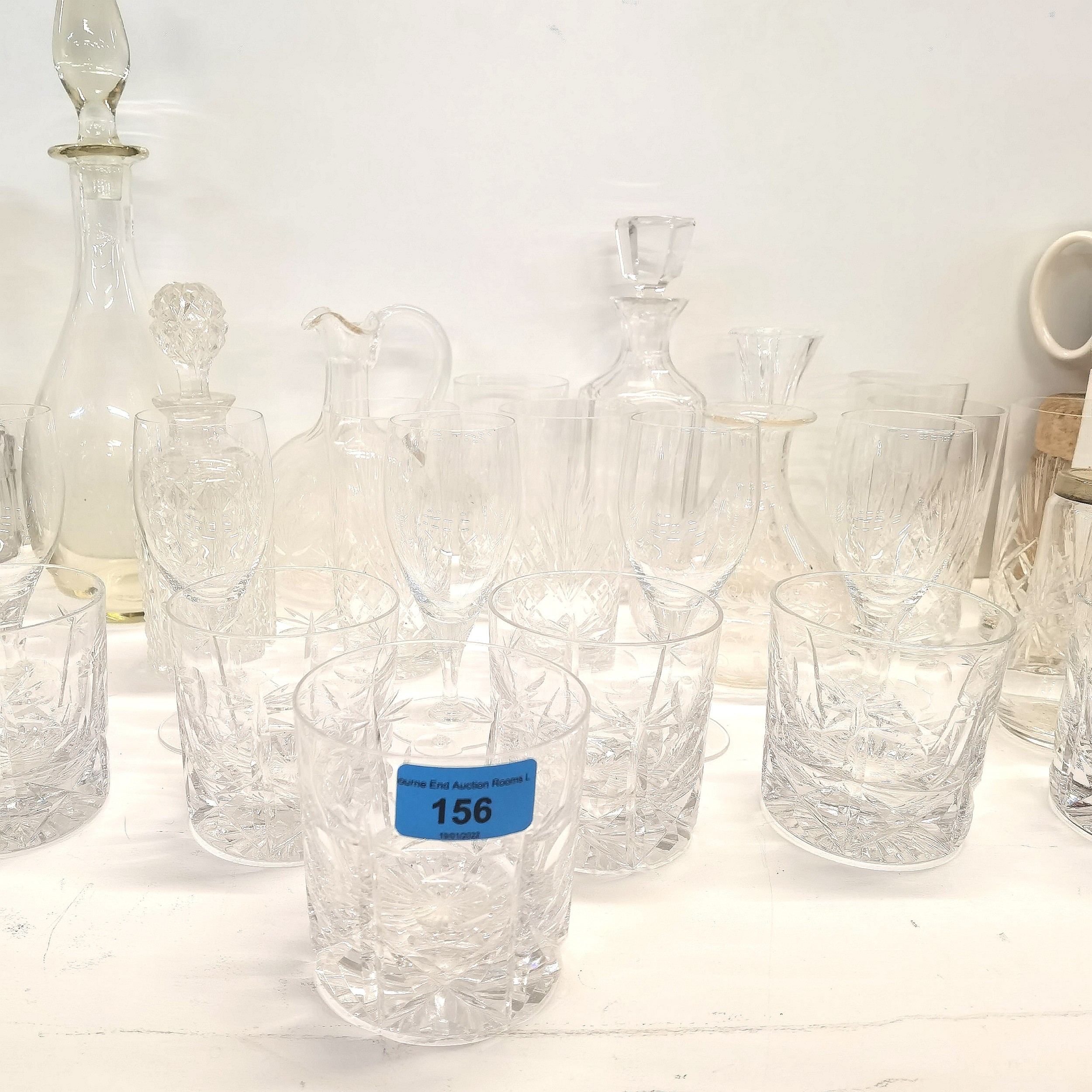 A mixed lot of glassware to include decanters, jugs, flutes and others A/F, together with a Wedgwood - Image 2 of 6