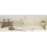 A mixed lot of glassware to include decanters, jugs, flutes and others A/F, together with a Wedgwood