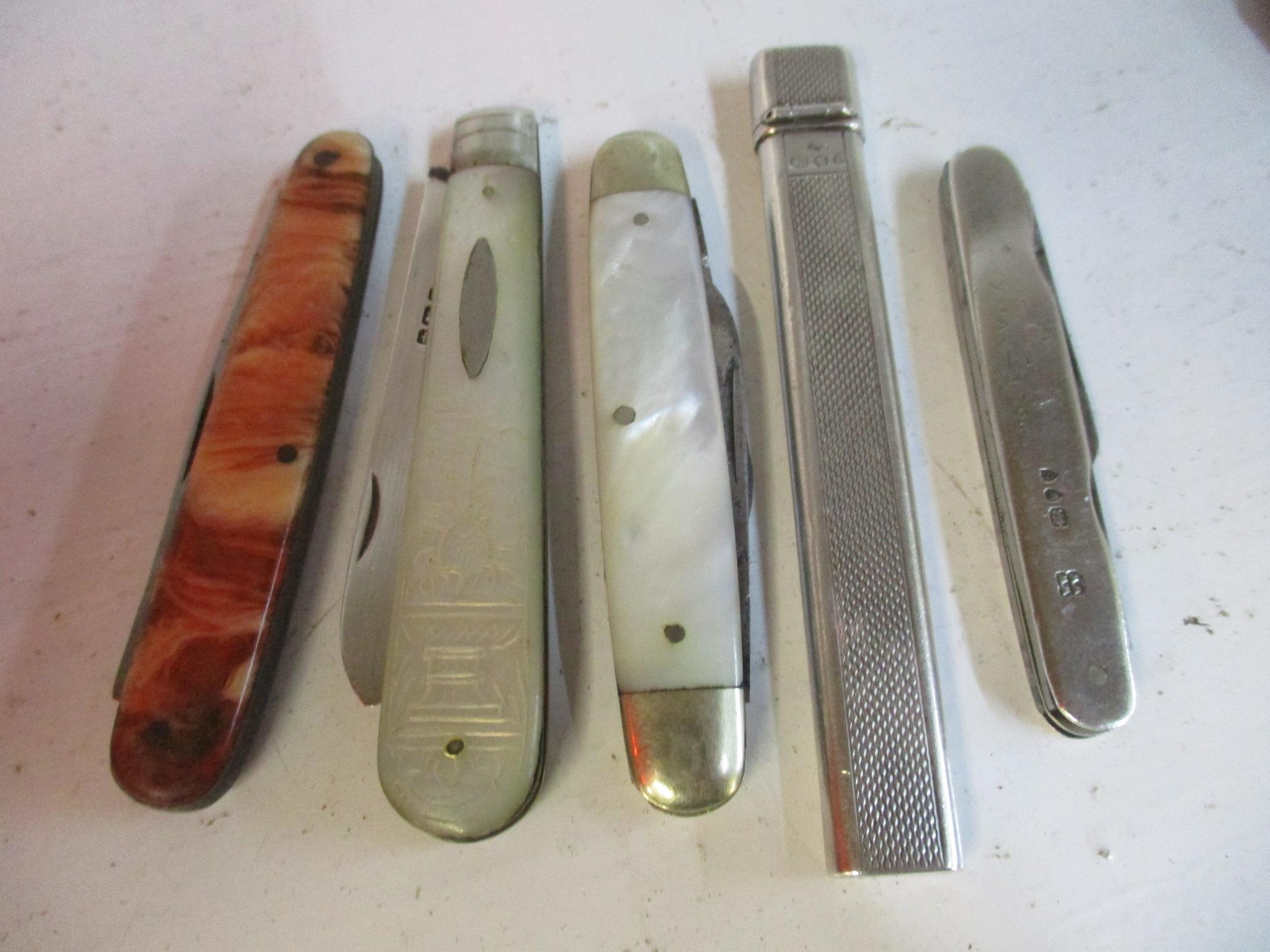 Silver and collectables to include a silver bladed fruit knife, a silver sided penknife, and folding