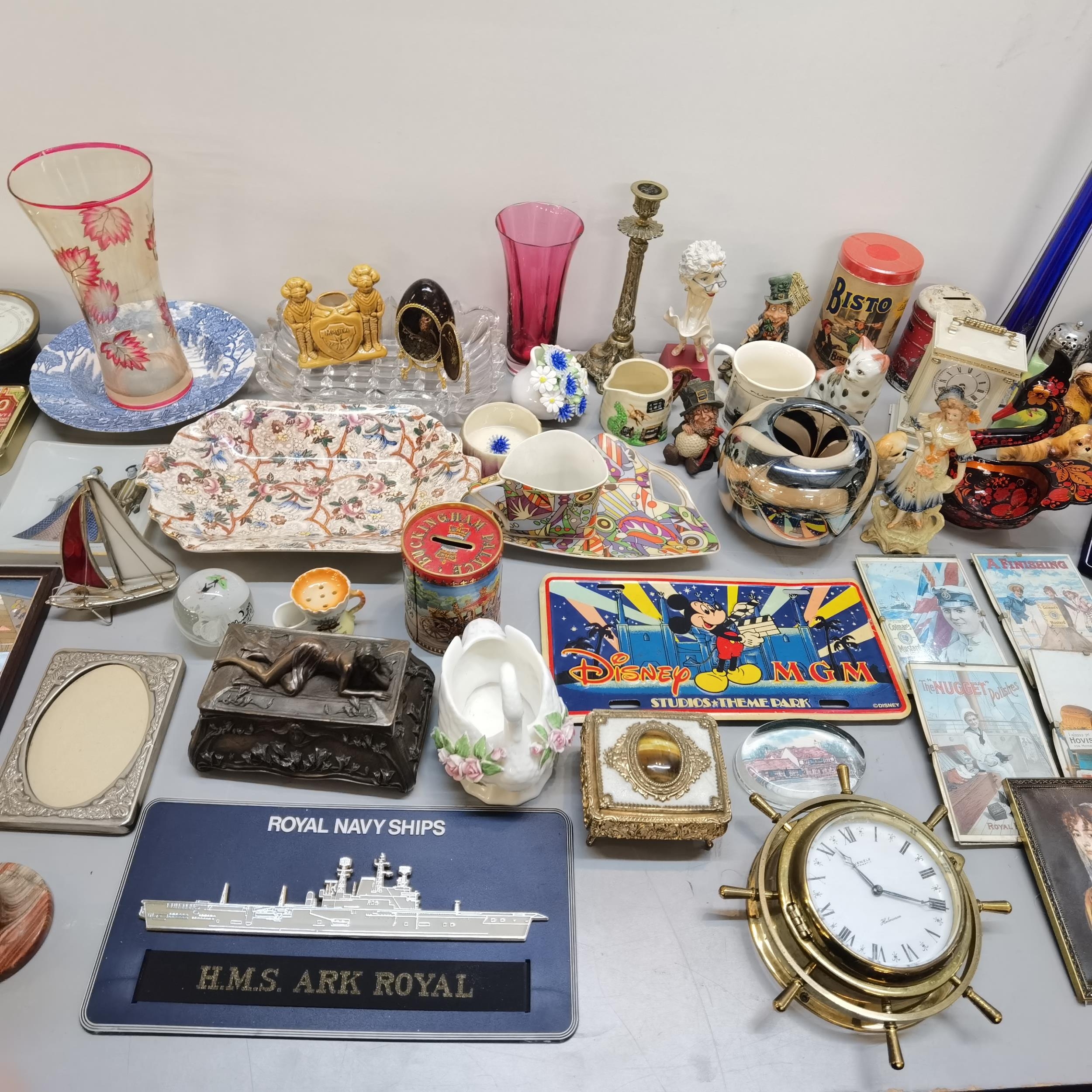 A mixed lot of collectables to include ceramics and glassware, Steins wall art, cups and dishes - Image 3 of 4