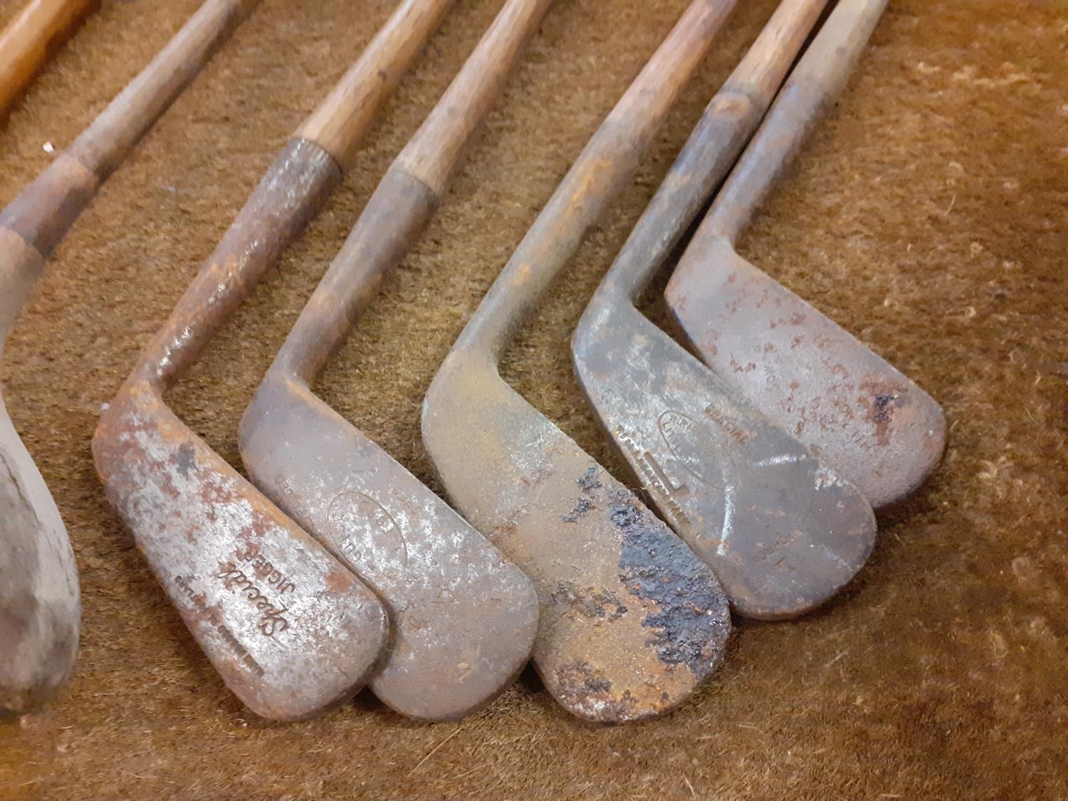 A quantity of vintage wooden and iron golf clubs to include an early 20th century Jack White, a - Image 4 of 9