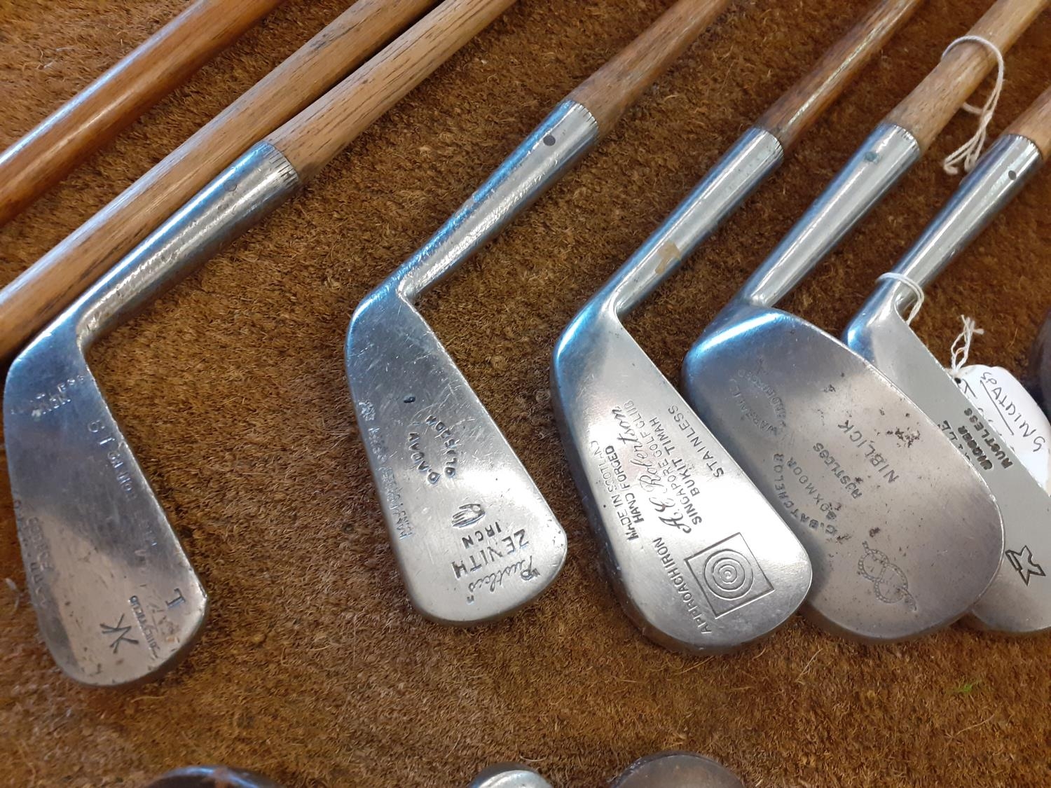 A quantity of vintage wooden and iron golf clubs to include an early 20th century Jack White, a - Image 7 of 9