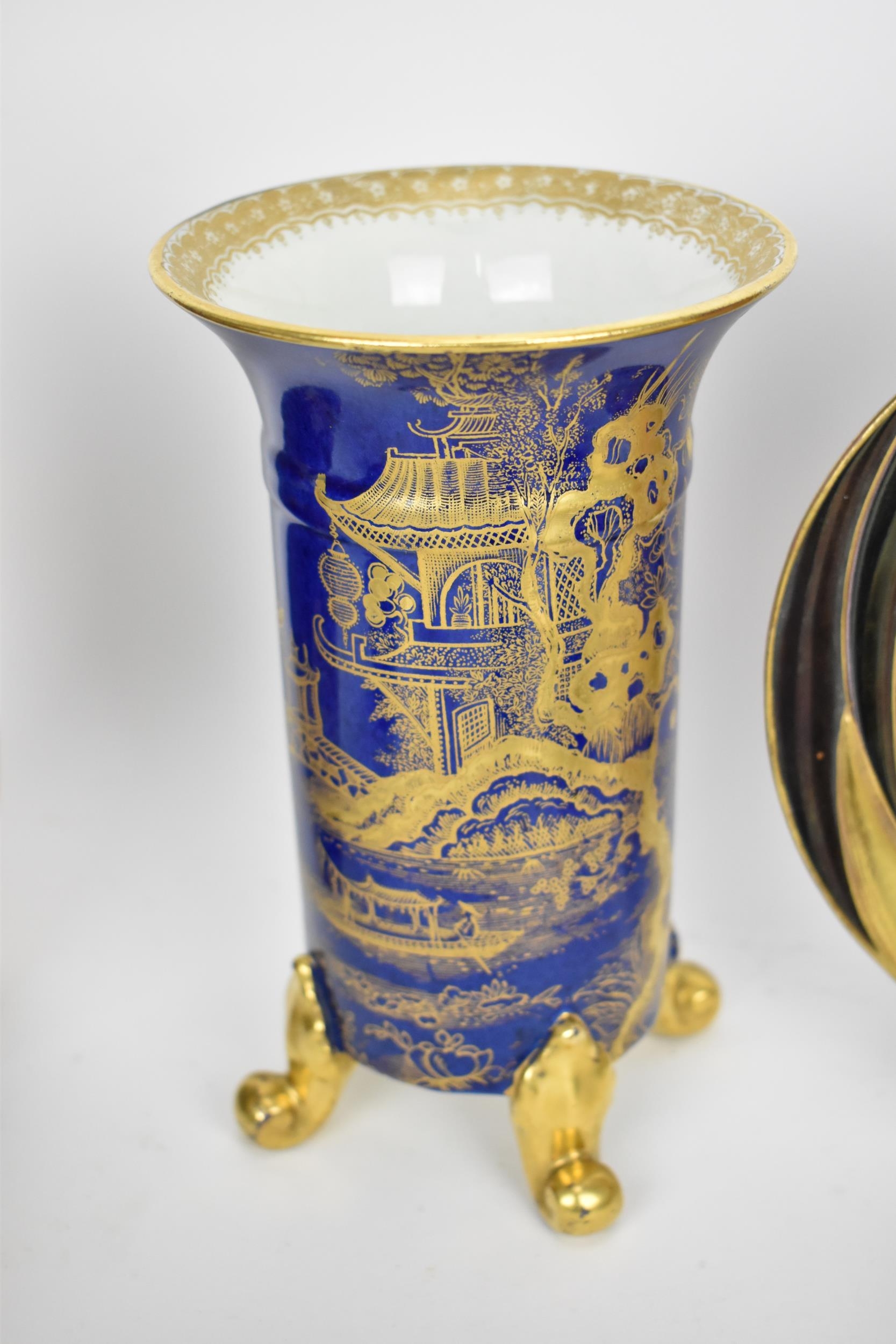 A collection of early 20th century Carlton Ware in the New Mikado pattern, comprising a tall vase, a - Image 7 of 10