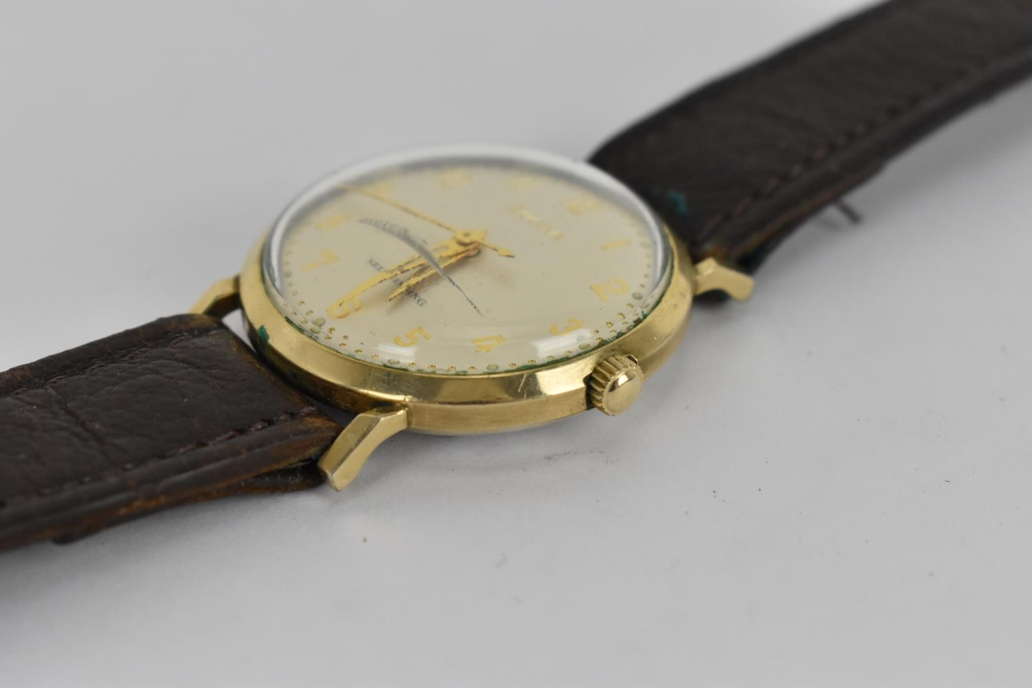 A vintage 1964 gents gold plated Automatic Bulova having a silvered dial with Arabic numerals and - Image 3 of 5