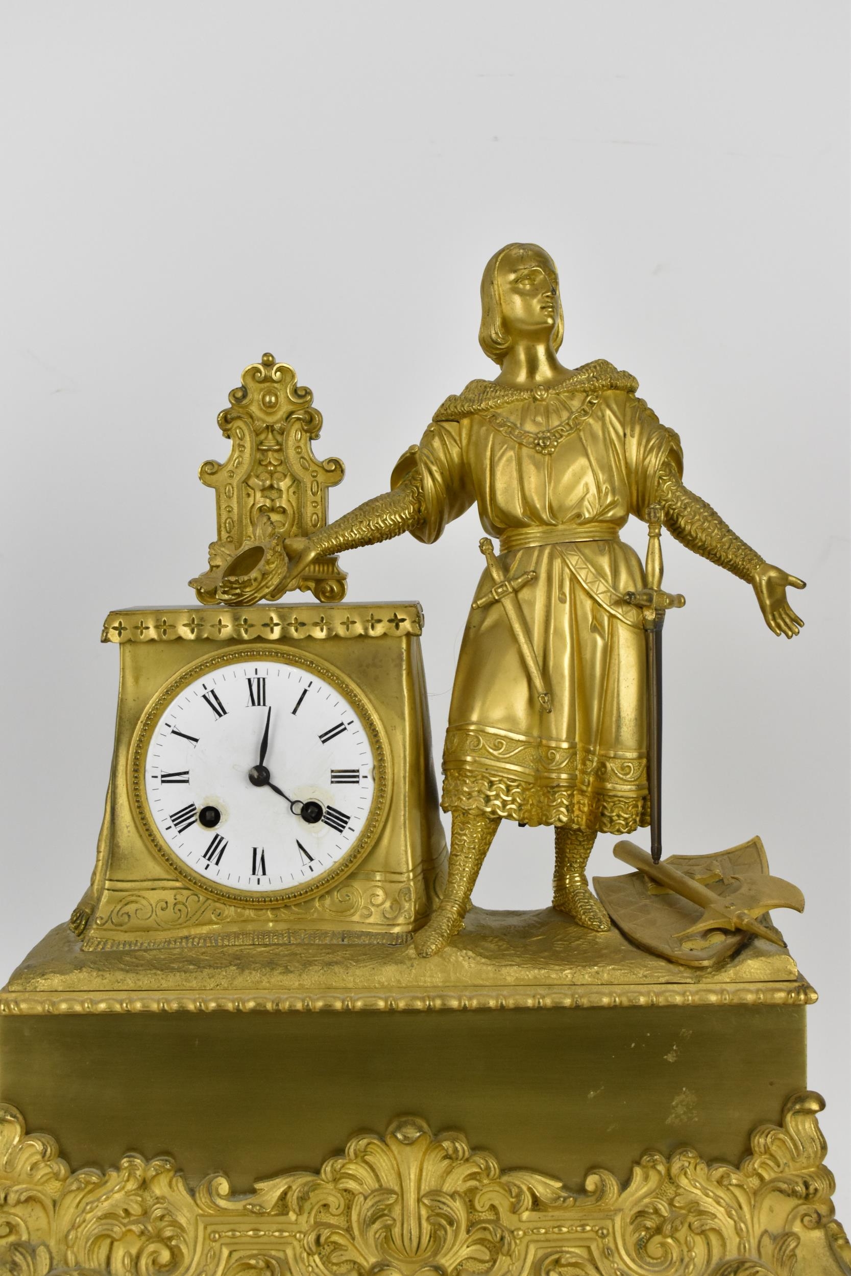 A 19th century French brass cased 8 day mantle clock, the case decorated with a figure, possibly - Bild 2 aus 9