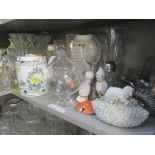 A mixed lot to include an Oriental teapot, glassware, thimbles and other items Location: