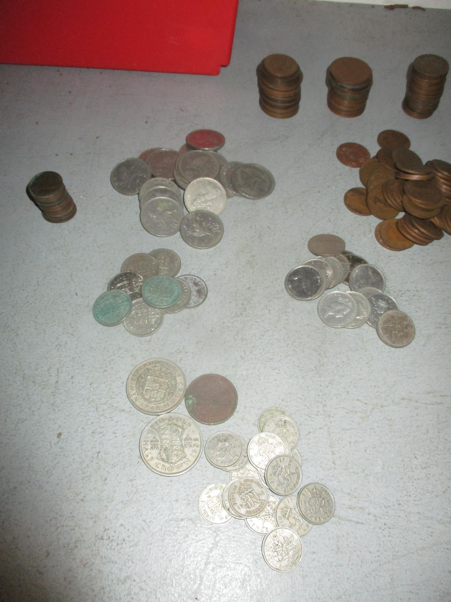 Mixed British coinage, mainly pre 1960s to include brass thrupenny bits, pennies, florins, sixpences - Image 3 of 4