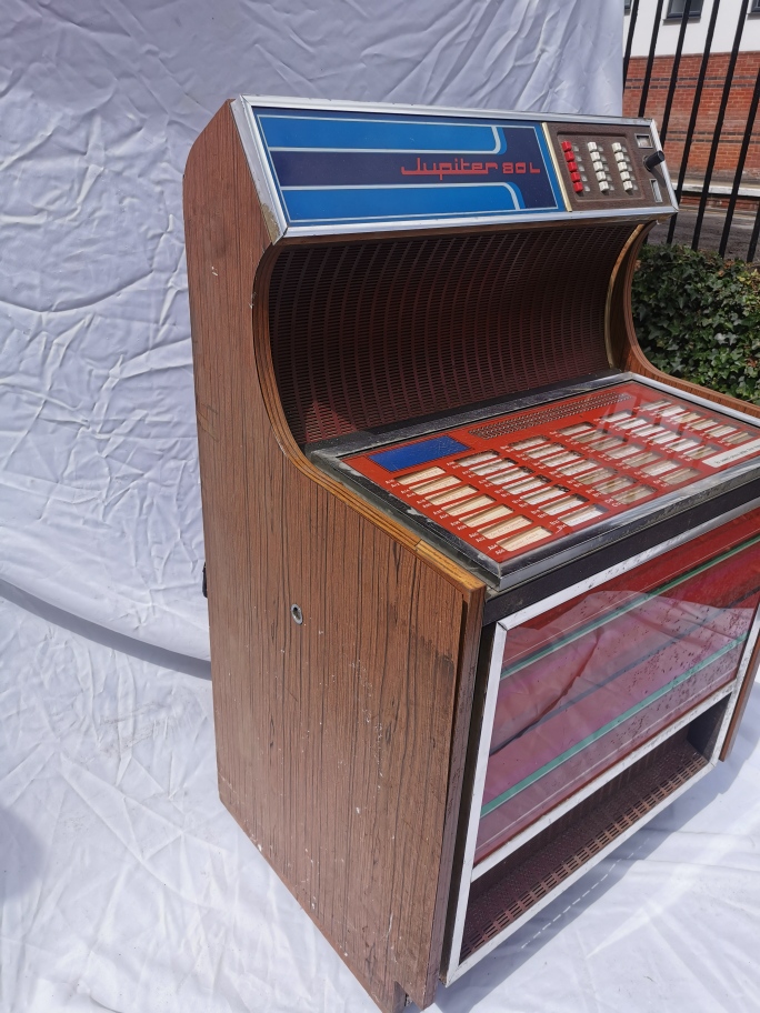 An original vintage retro Jupiter 80L record jukebox - Image 5 of 5
