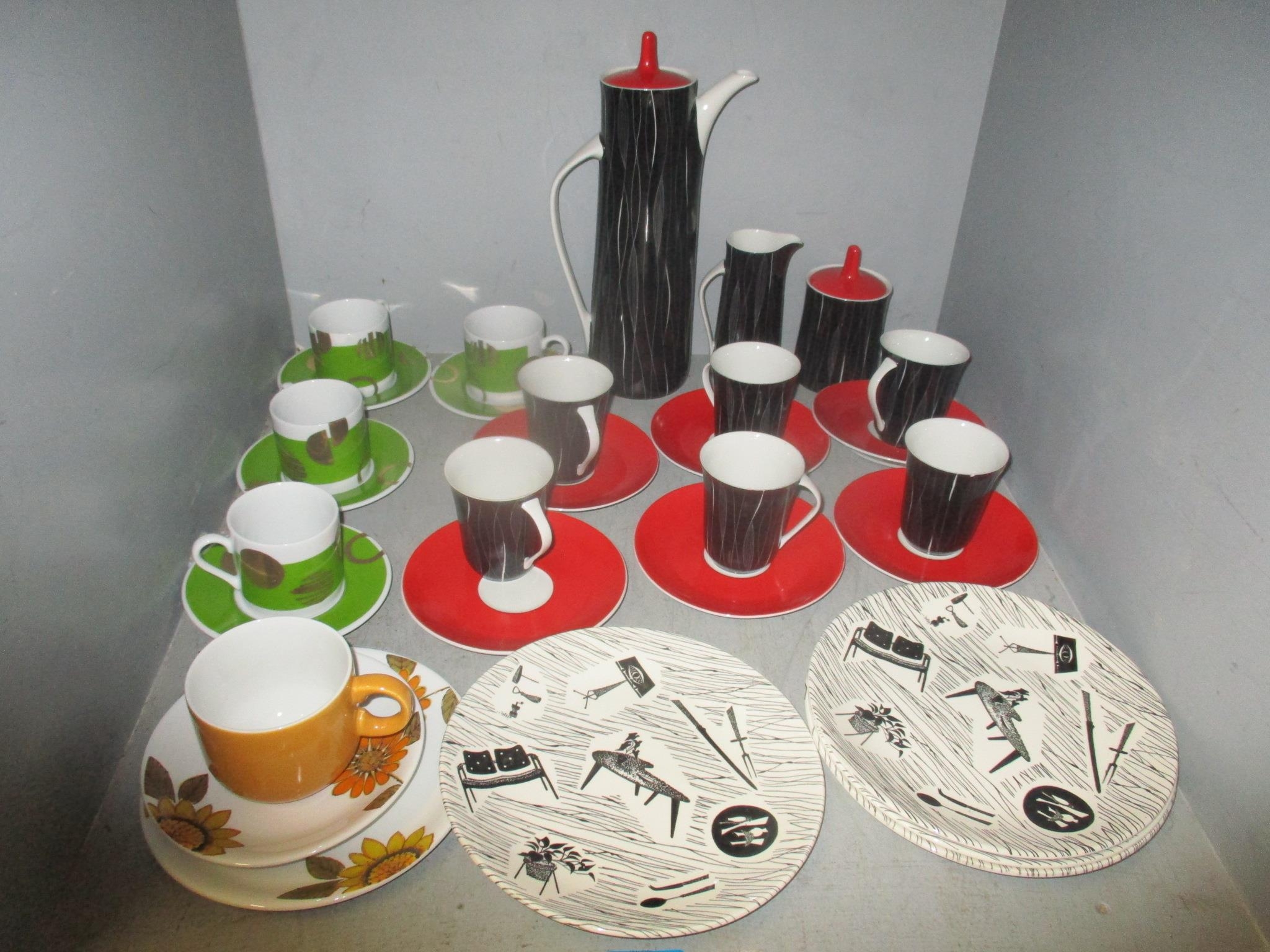 Mid 20th century ceramics to include four Home Maker plates, an Alfred Meaking trio and a set of