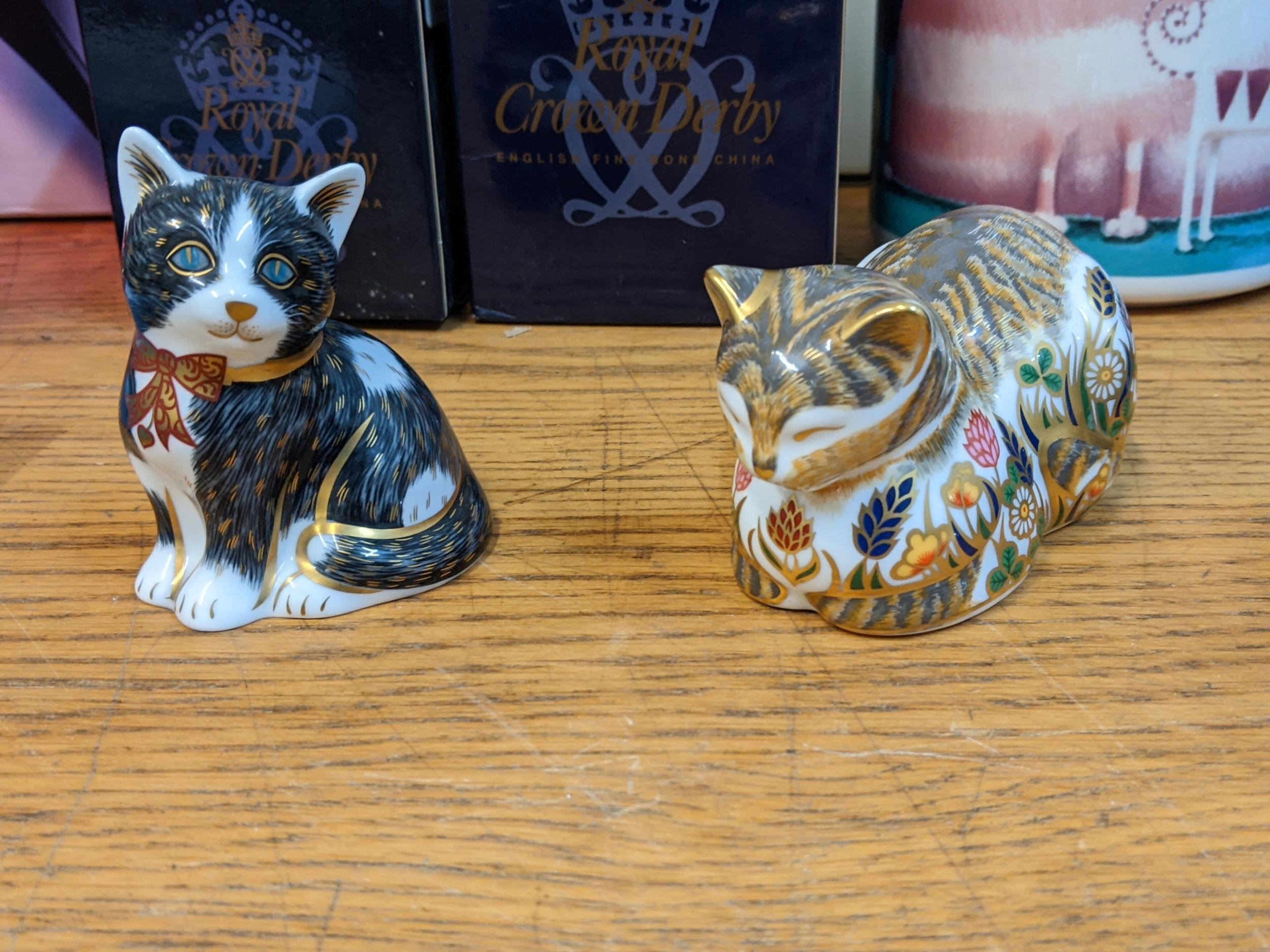 Collectable ceramics to include a Royal Crown Derby paperweight fashioned as a cat with gold stopper - Image 2 of 2