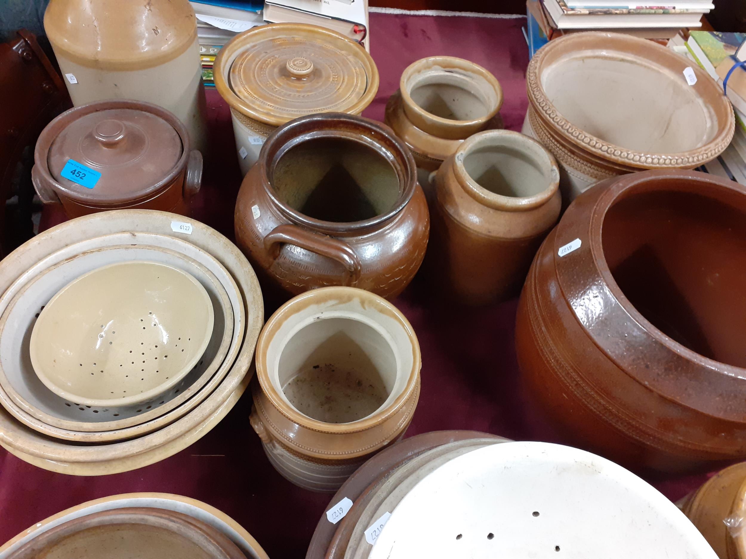 A quantity of early 20th century kitchen stoneware storage jars, sieves and bowls Location: G - Bild 2 aus 3