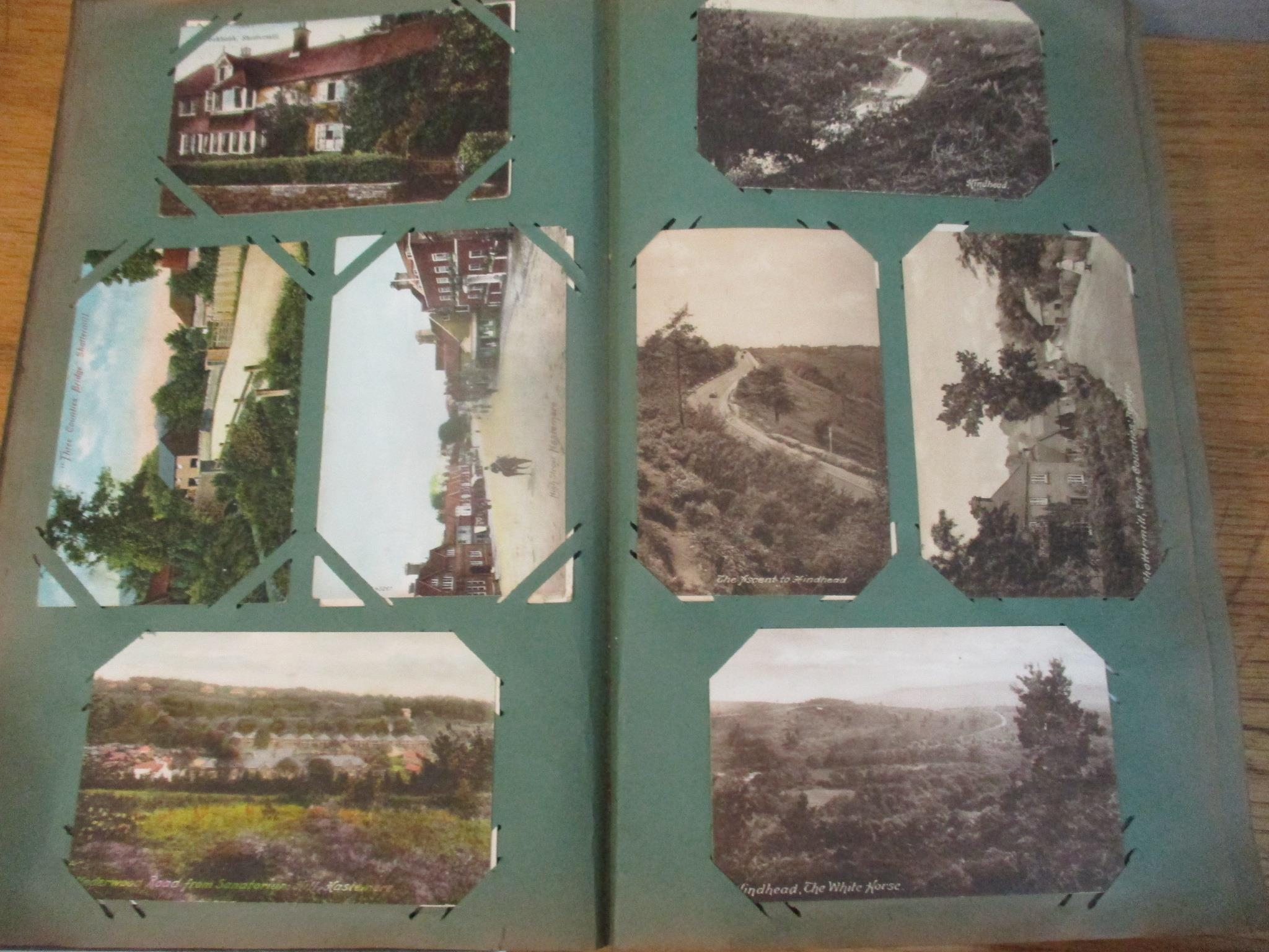 An early 20th century postcard album together with a selection of cigarette cards Location: - Bild 3 aus 4