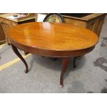 A Victorian mahogany oval table on cabriole legs, 73.5cm h x 125.5cm w Location: RAF