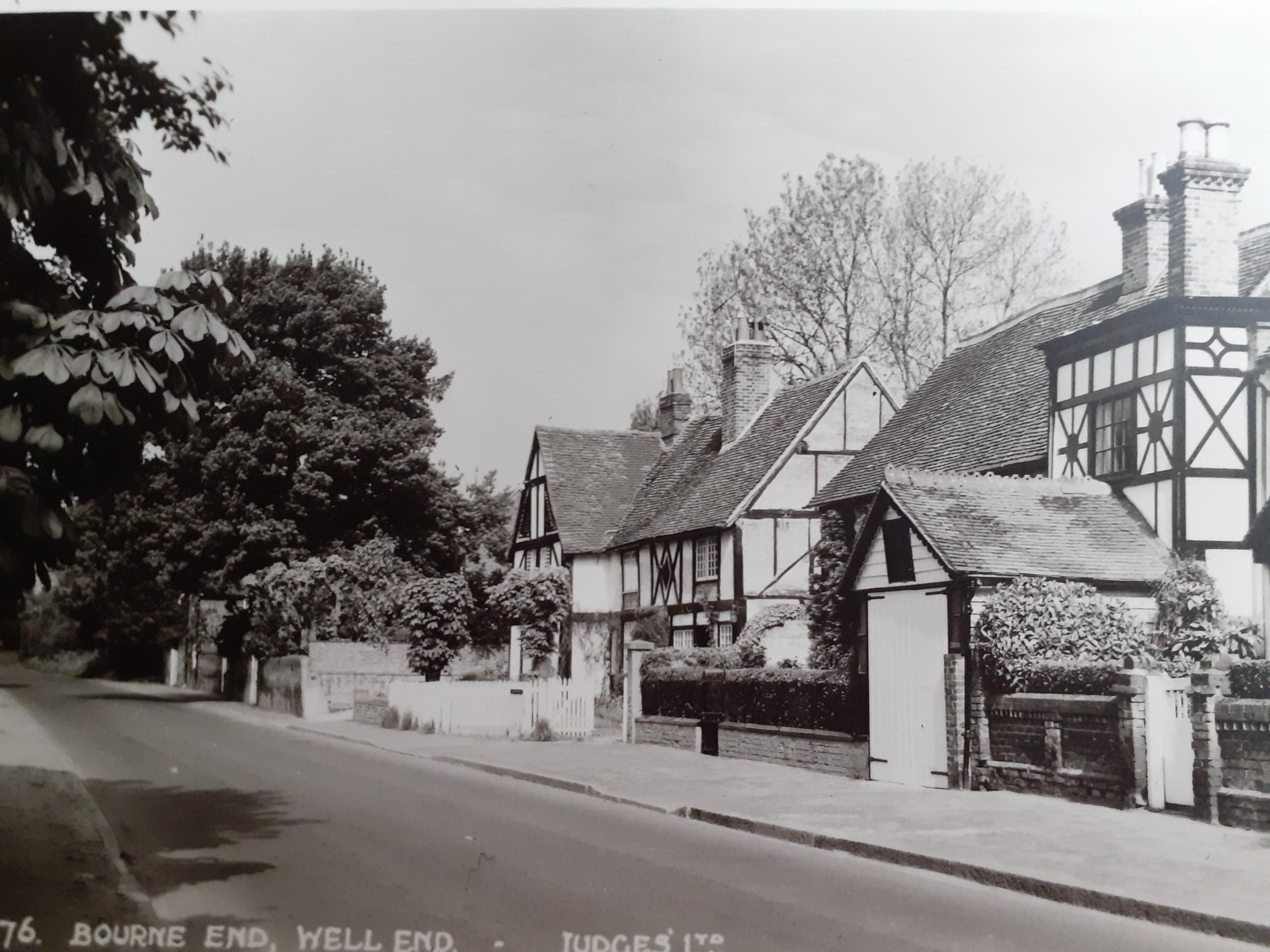 Over 200+ early to late 20th Century postcards, mainly local scenes, to include High Wycombe, Well - Bild 5 aus 10