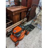 A Hyundai 1PE lawnmower Location: