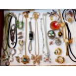 Miscellaneous modern costume jewellery, jewellery boxes, watches, miniature clocks and other items