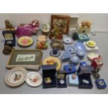 A mixed lot to include Franklin Mint Sleeping Beauty figure, Pendelfin, boxed trinket boxes,
