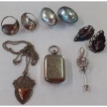 Silver and white metal costume jewellery to include earrings, a silver shield pendant and a pin