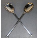 A pair of early 20th century silver salad servers, hallmarked Sheffield 1913, total weight 174g