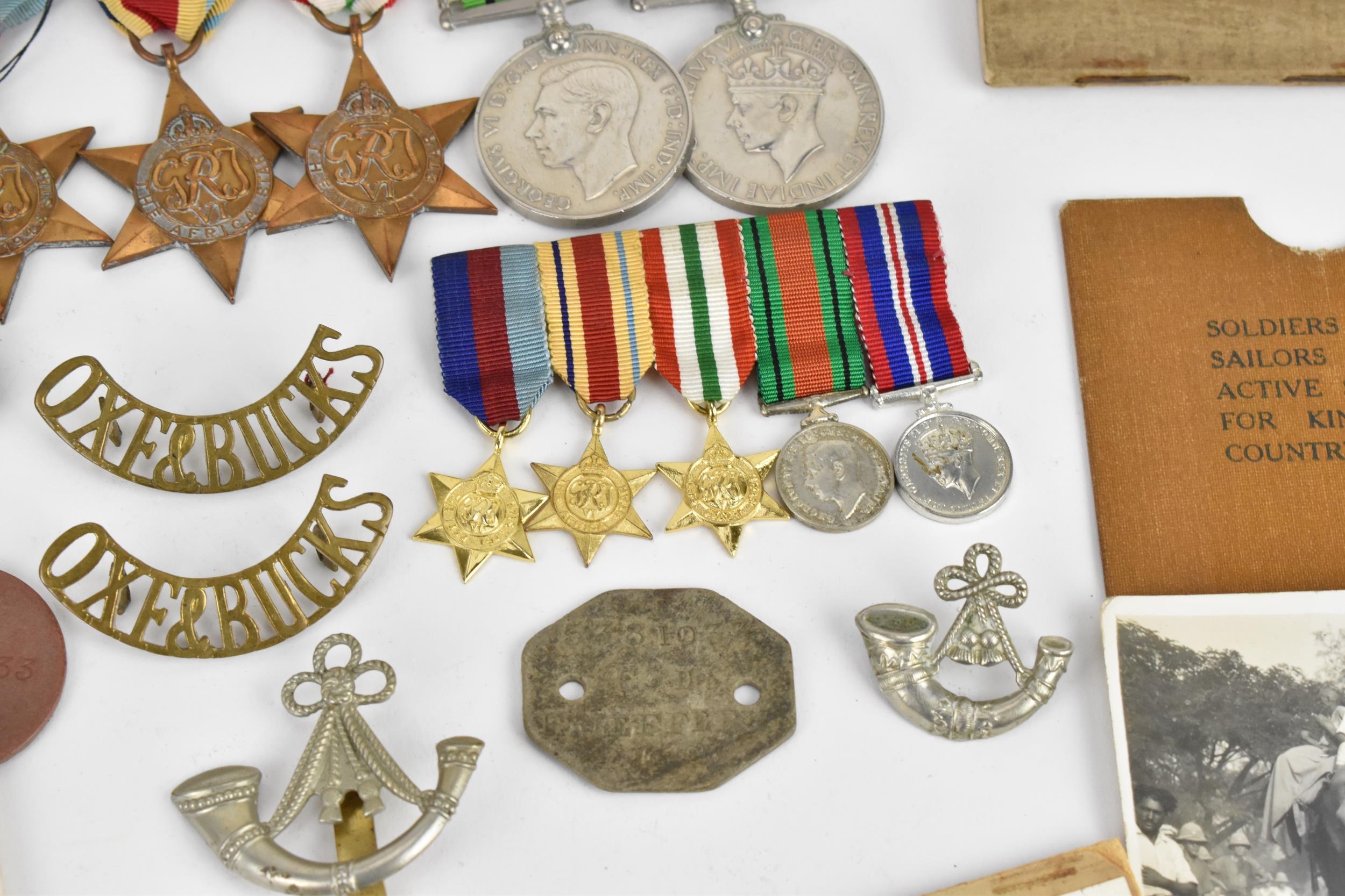 Second World War interest - to include a set of WWII medals comprising of War medal, Defence - Bild 3 aus 15