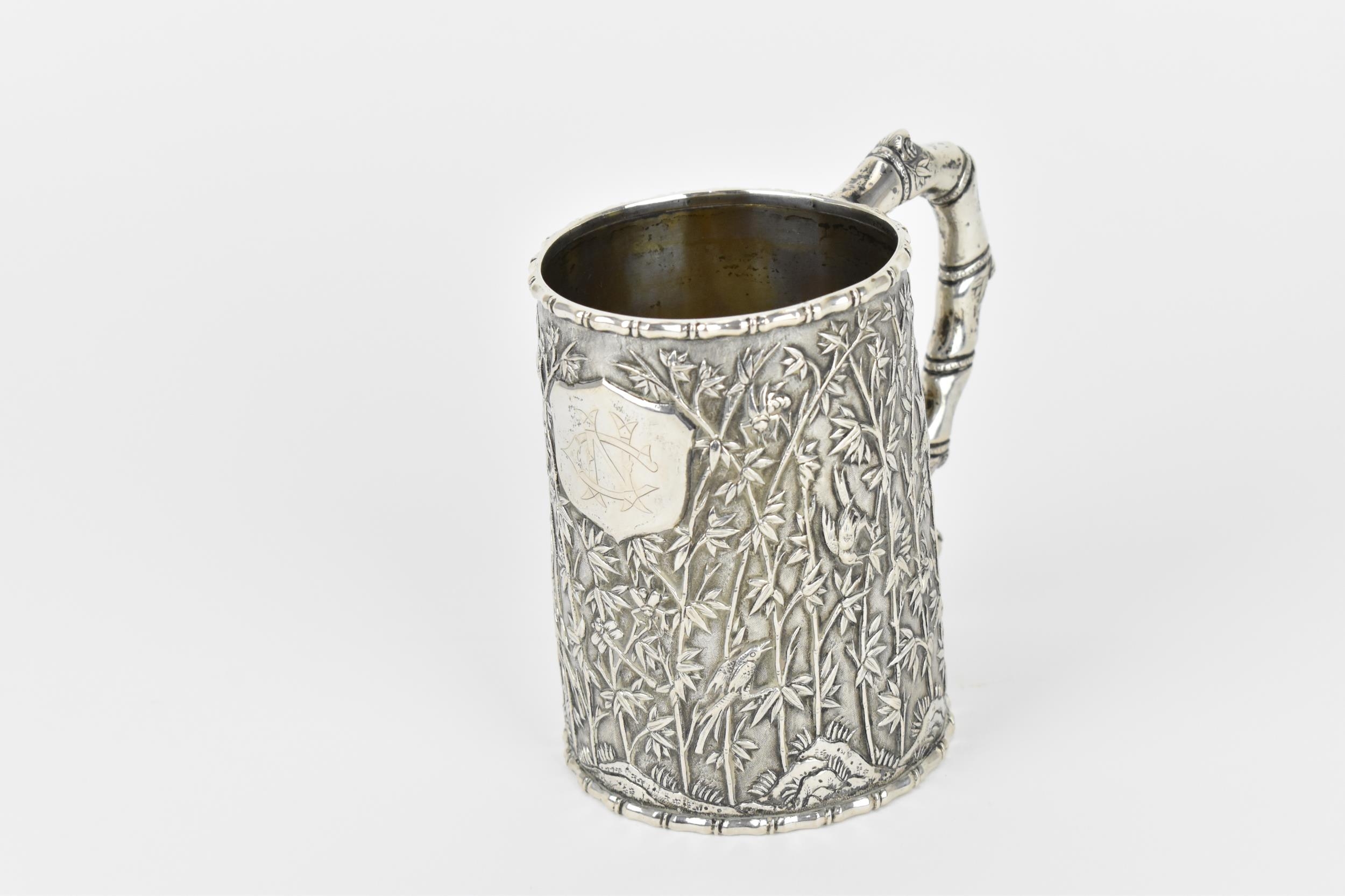 A Chinese export silver straight-tapered mug, late 19th/early 20th century, designed with bamboo - Bild 6 aus 6