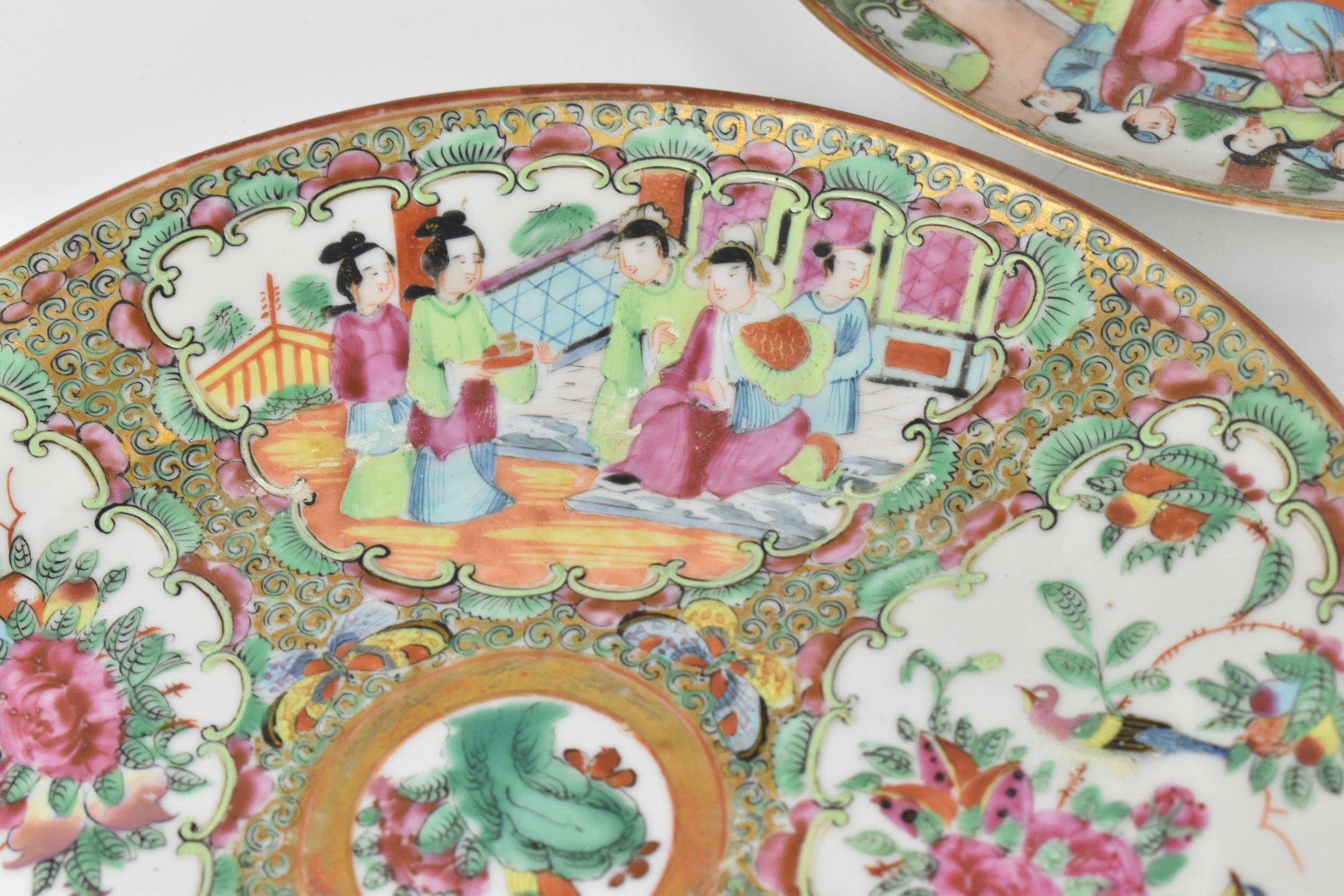 A set of six Chinese Canton export porcelain plates, late Qing dynasty, in the Famille Rose - Bild 6 aus 12