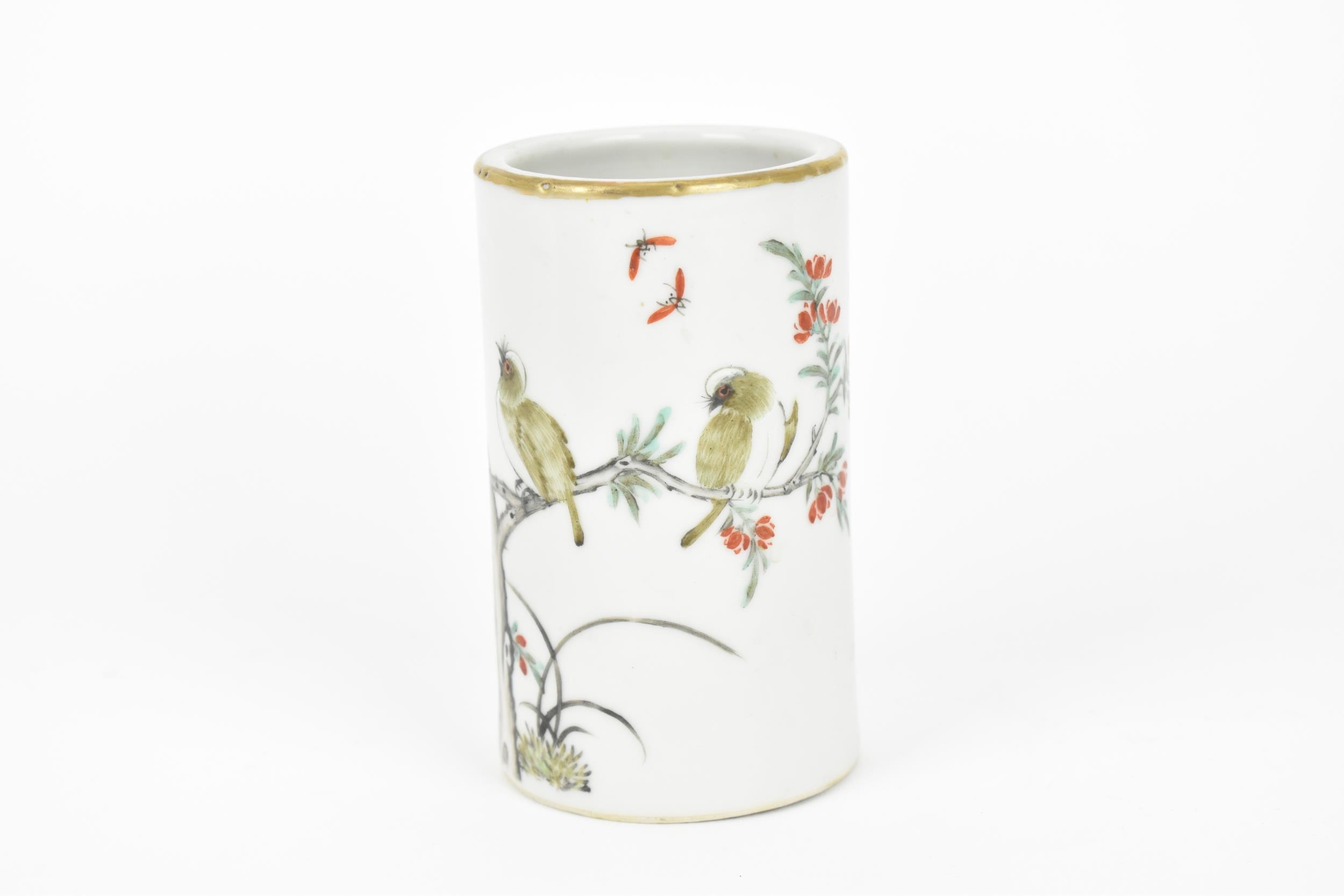 A Chinese Qing dynasty porcelain brush pot, Guangxu period (1875-1908), of cylindrical form with - Bild 2 aus 4