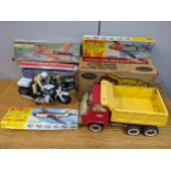Mixed boxed toys to include a Tonka dump truck, Highway patrol motorcycle and three Keil Kraft model