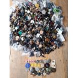 A large quantity of vintage buttons to include Art Deco examples, Chinese and clear glass buttons.