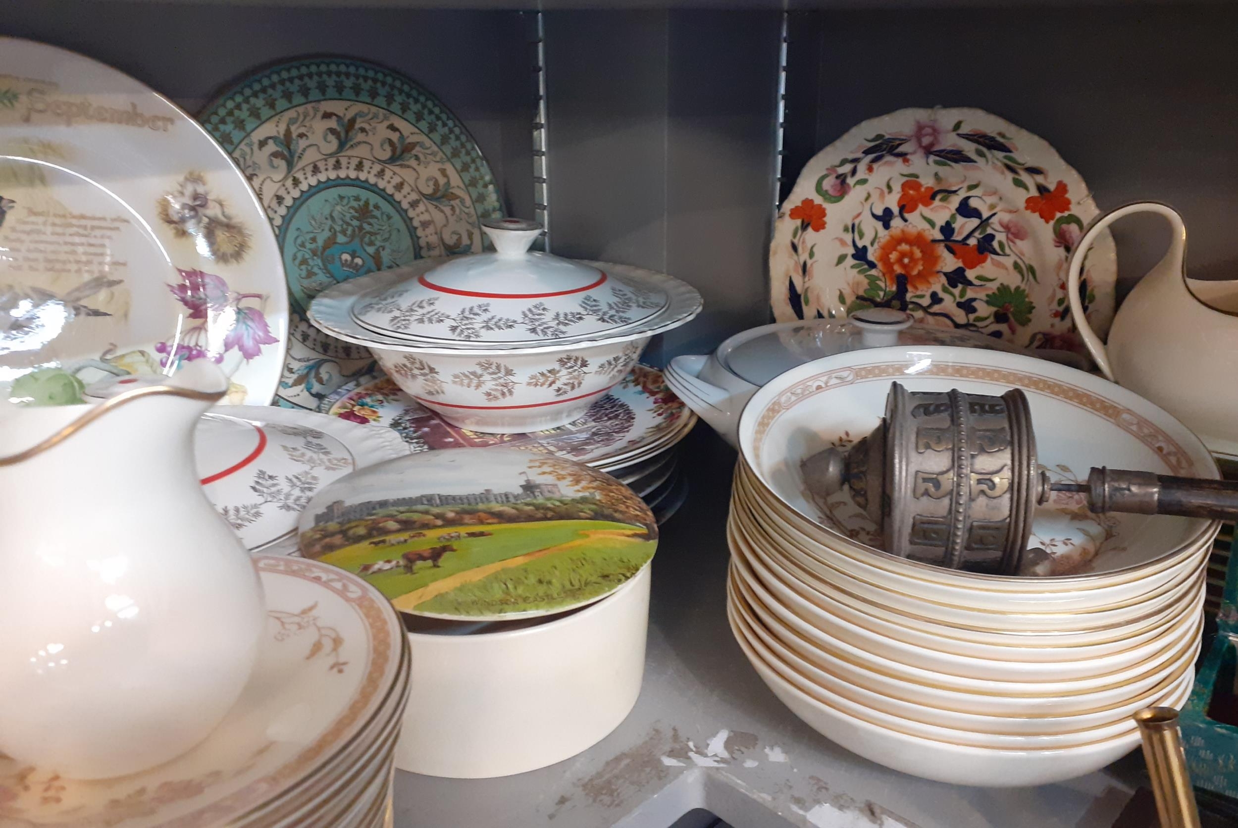 A quantity of 20th century household ornaments, ceramics and glassware to include Art Nouveau - Image 3 of 4