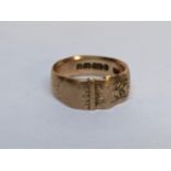 A 9ct gold ring with engraved decoration, 4.8g Location: