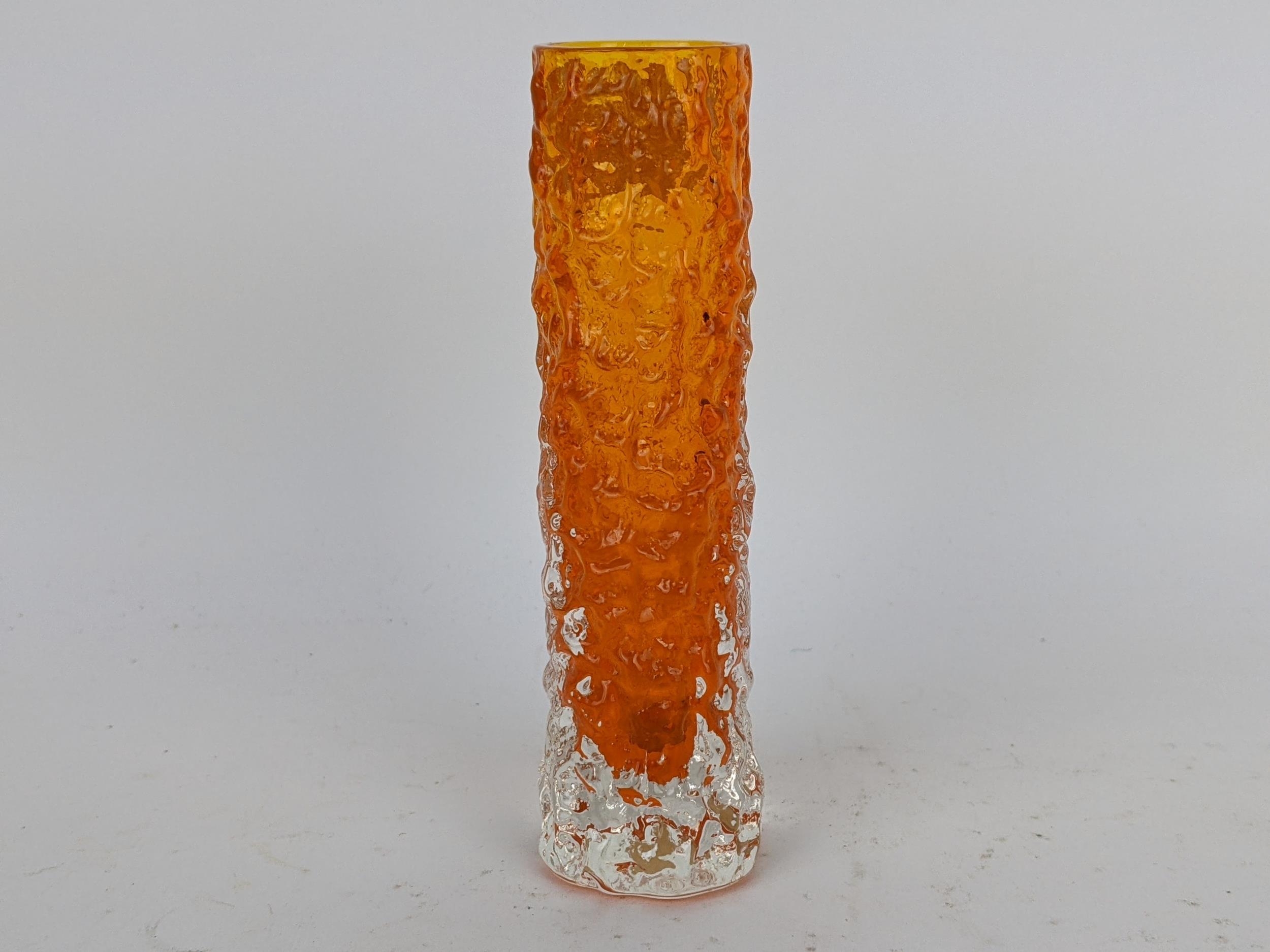 A Whitefriars tangerine and clear glass Bark vase, design by Geoffrey Baxter of cylindrical form, - Bild 2 aus 2