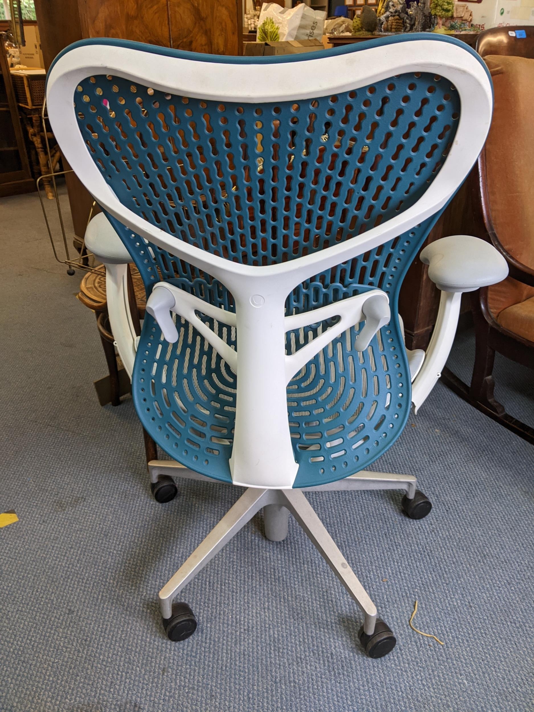 A Herman Miller Mirra office swivel desk chair - Image 2 of 2