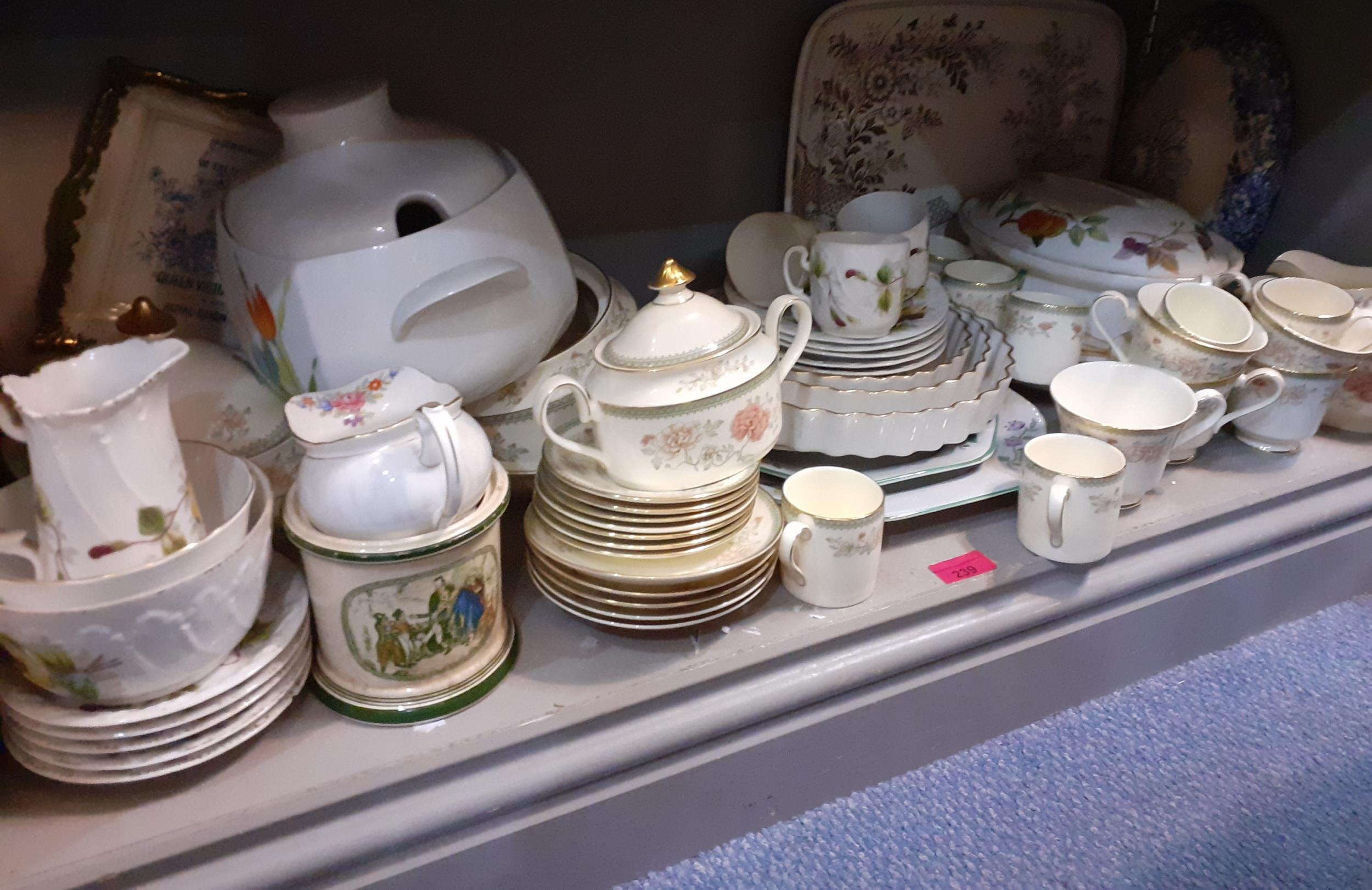 A mixed lot of 20th century ceramics to include Minton 'Jasmine' part coffee and teaware, and