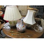 Table lamps and other items to include a decalcomania style lamp decorated with an Asian scene of