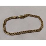 A 9ct gold chain link bracelet, 4.7g Location: