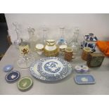 A mixed lot of ceramics and glassware to include Cornish studio pottery, Aynsley cups and saucers,