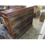 Victorian mahogany open bookcase, two adjustable shelves, carved fluted decoration flanked by