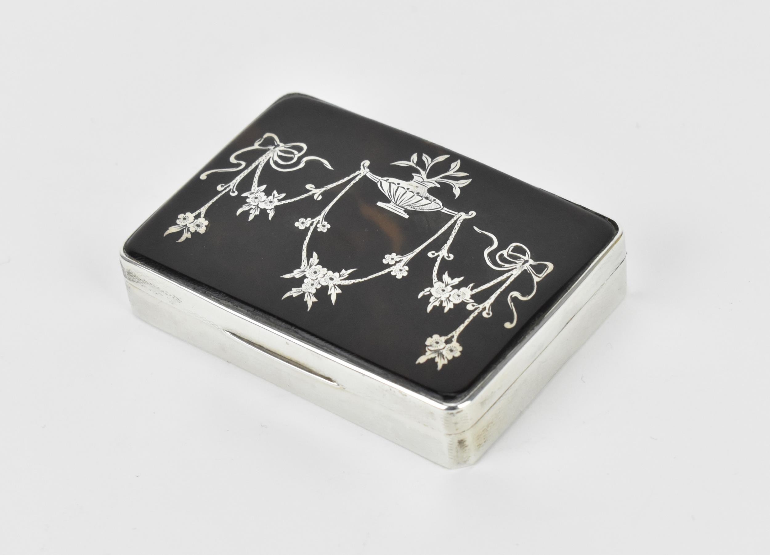 A Victorian silver and tortoiseshell snuff box, London 1868, with pique work to the hinged lid - Image 3 of 5