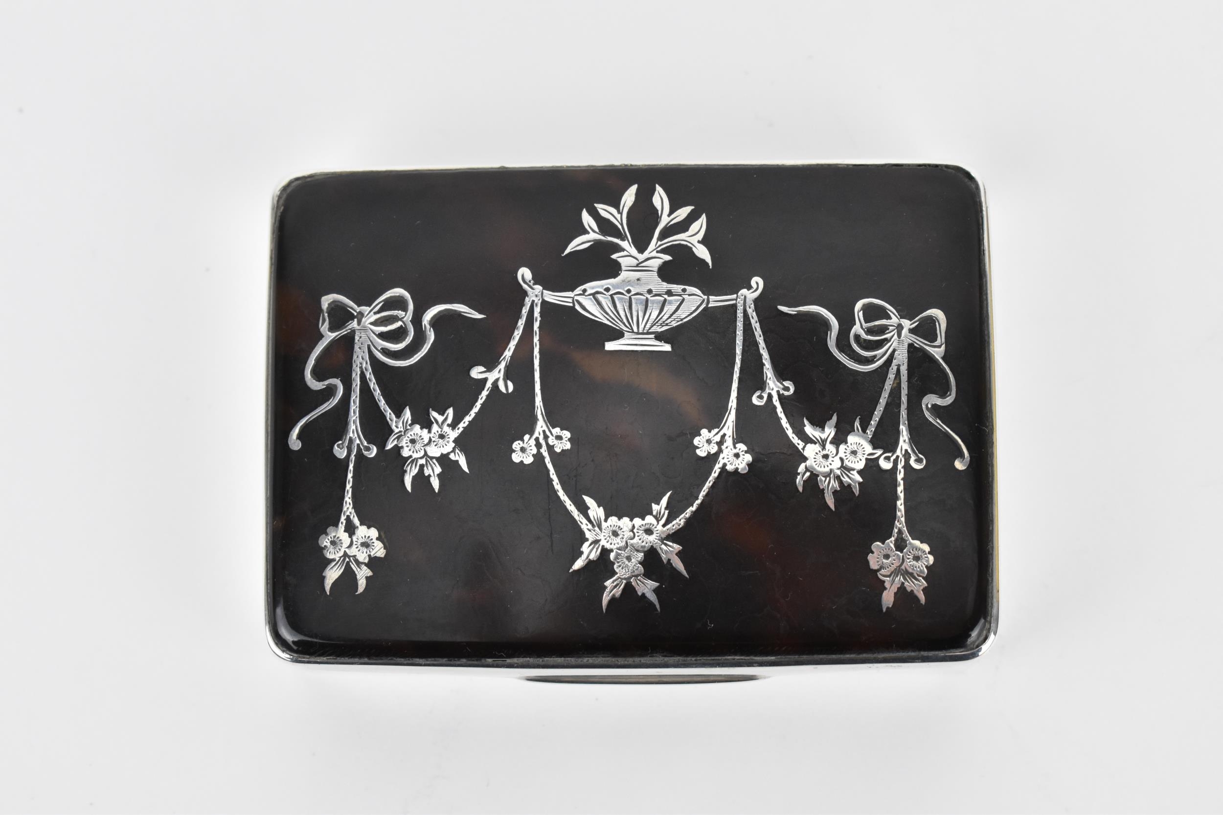 A Victorian silver and tortoiseshell snuff box, London 1868, with pique work to the hinged lid - Image 5 of 5