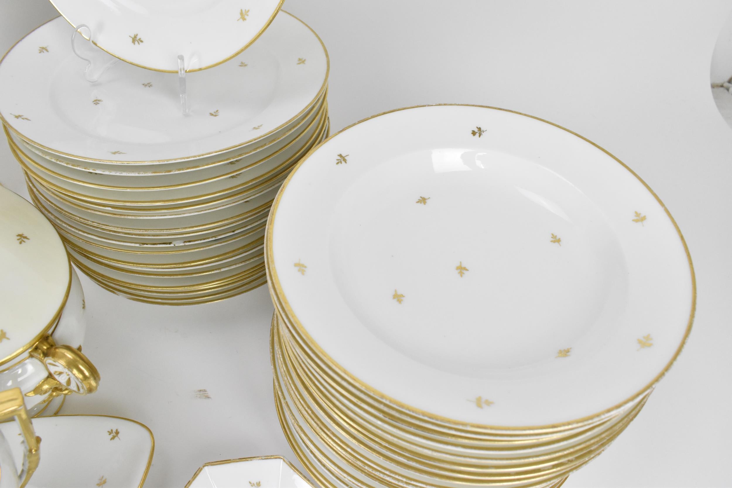 An extensive one hundred and thirty two piece late 19th century French dinner service probably by - Image 9 of 23