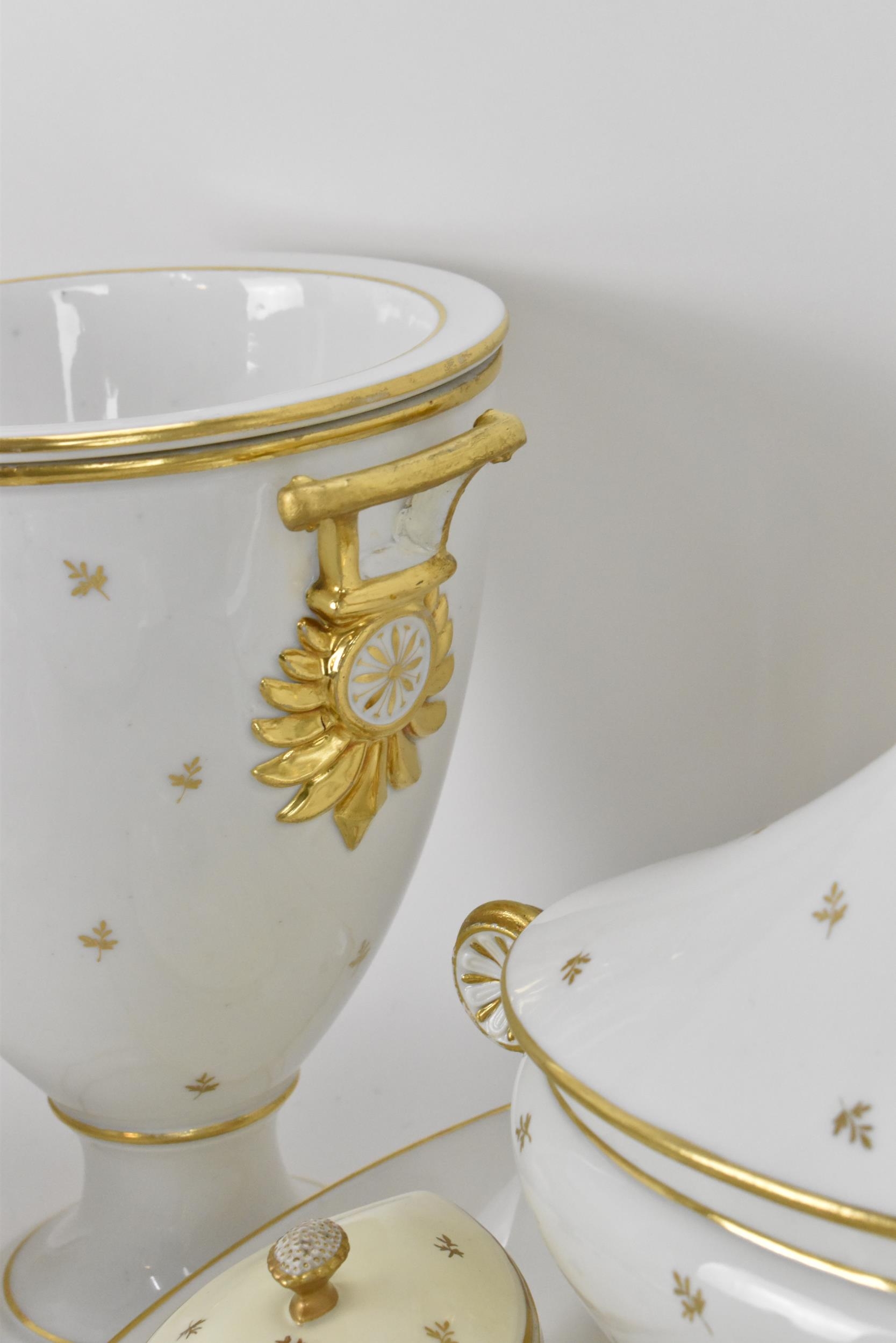 An extensive one hundred and thirty two piece late 19th century French dinner service probably by - Image 7 of 23