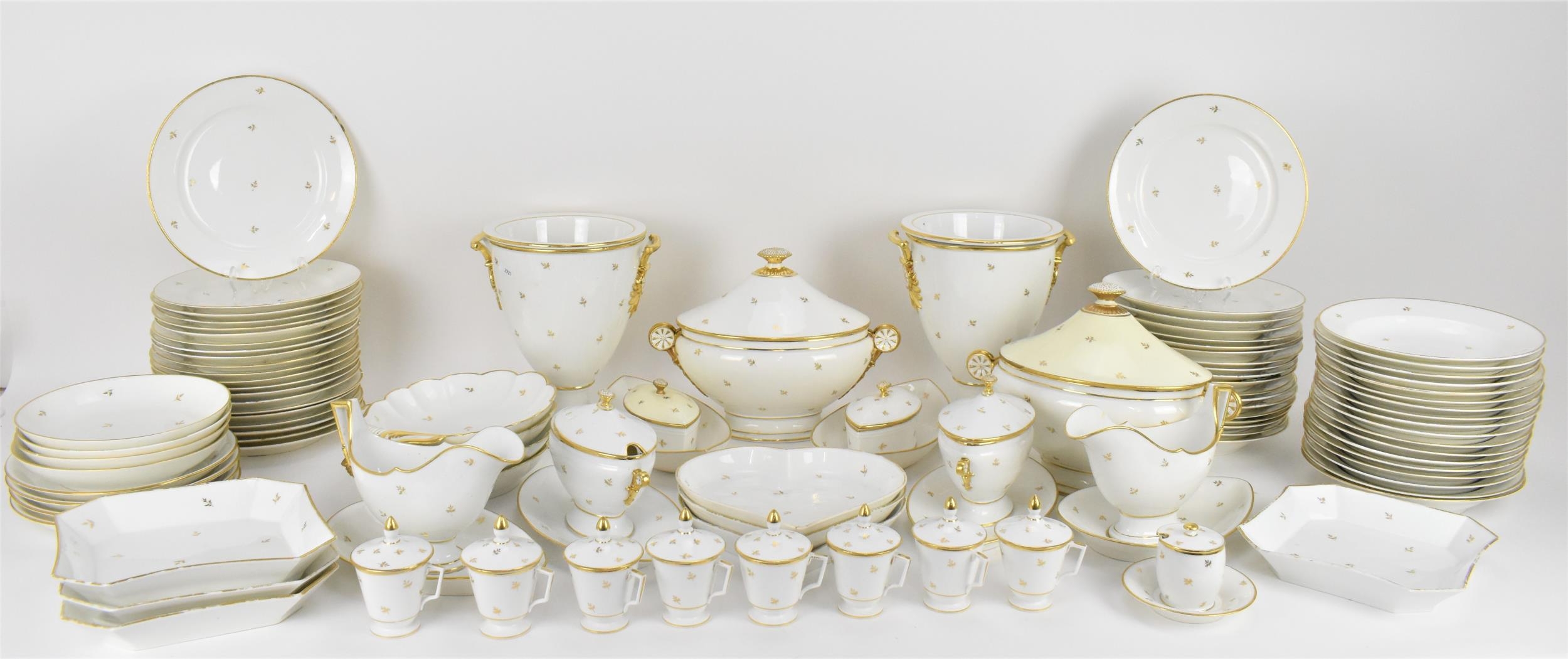 An extensive one hundred and thirty two piece late 19th century French dinner service probably by - Image 2 of 23