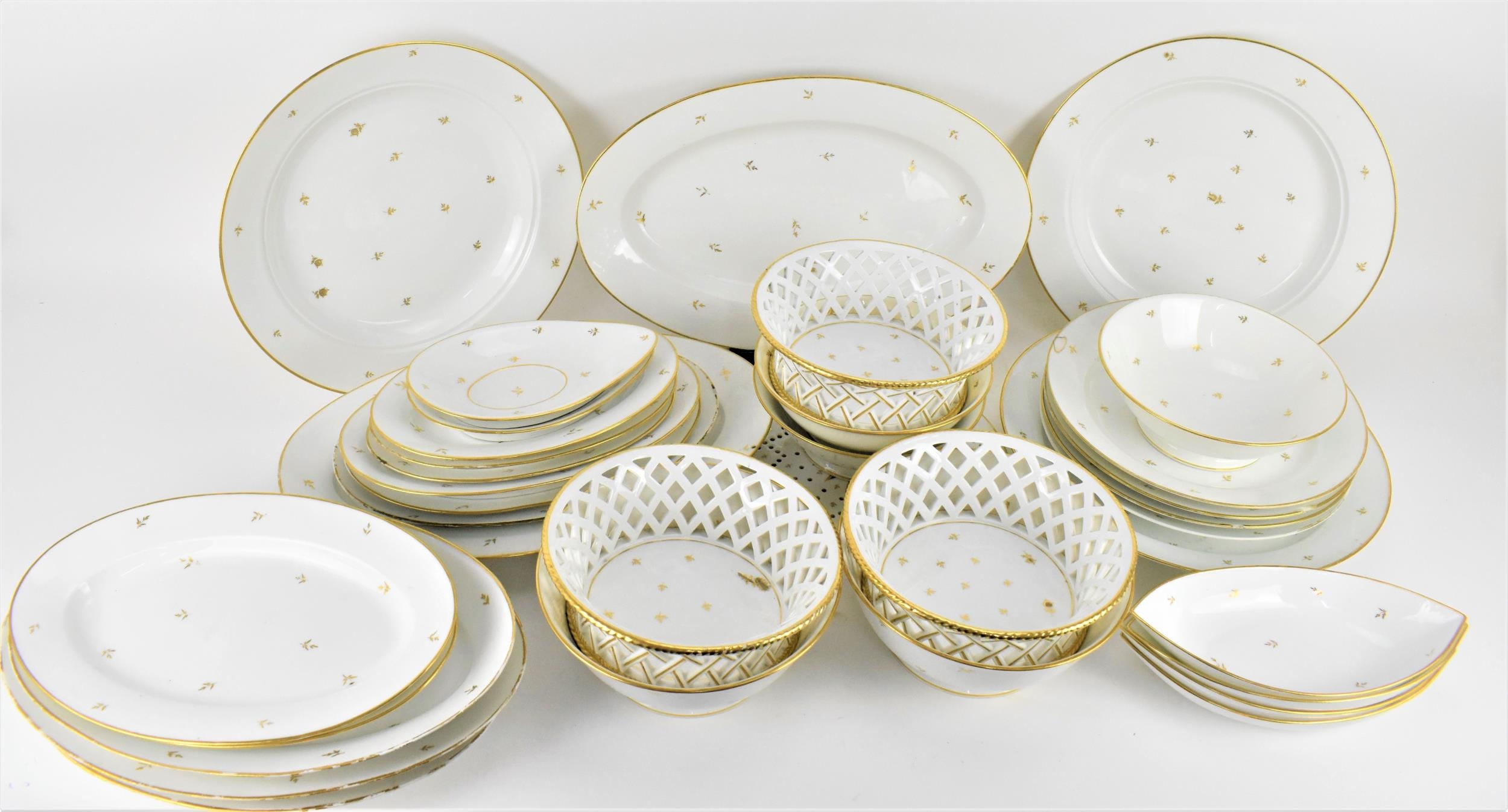 An extensive one hundred and thirty two piece late 19th century French dinner service probably by - Image 14 of 23
