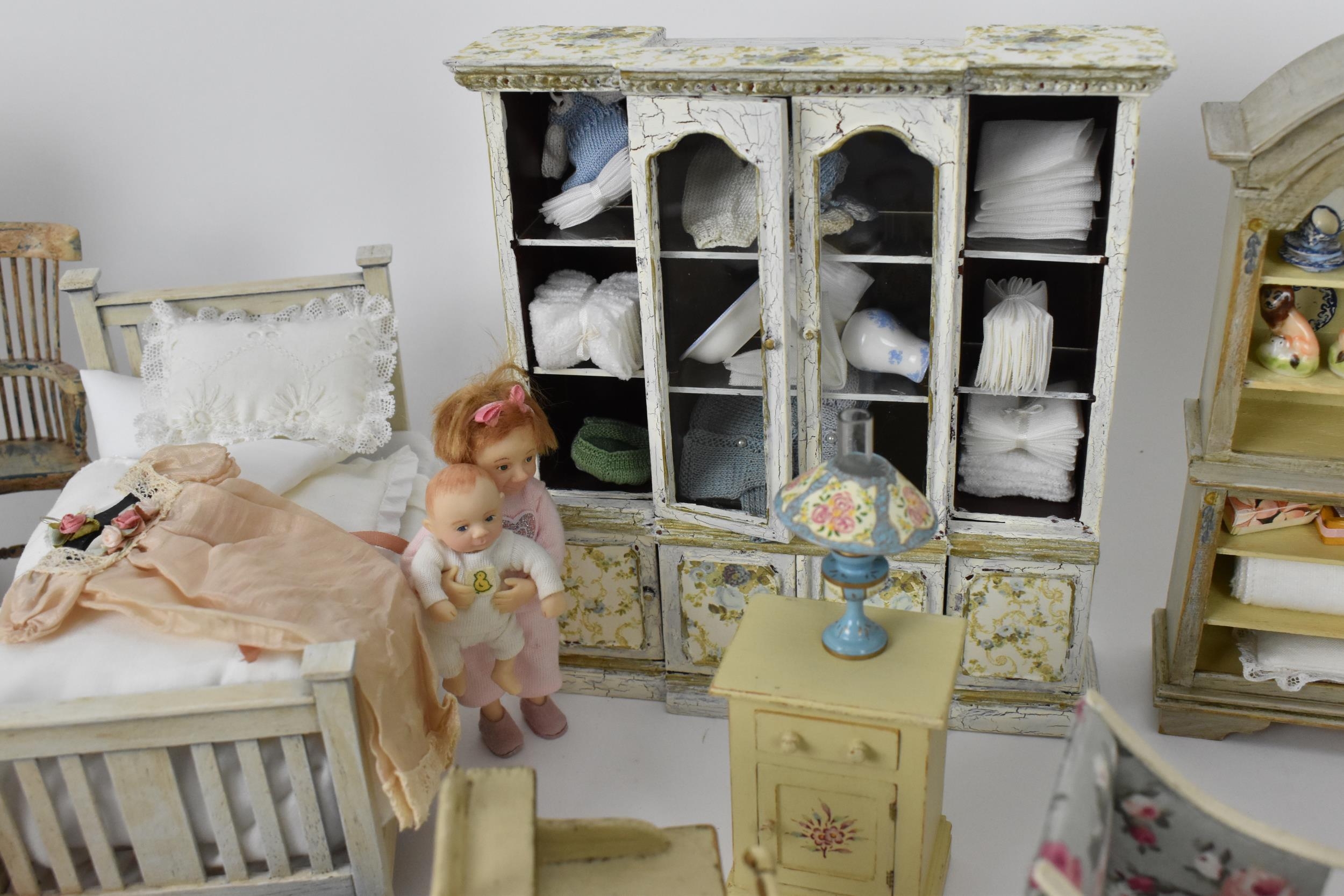 A collection of doll's house furniture and objects, to include dressers, painted bedroom - Image 14 of 18