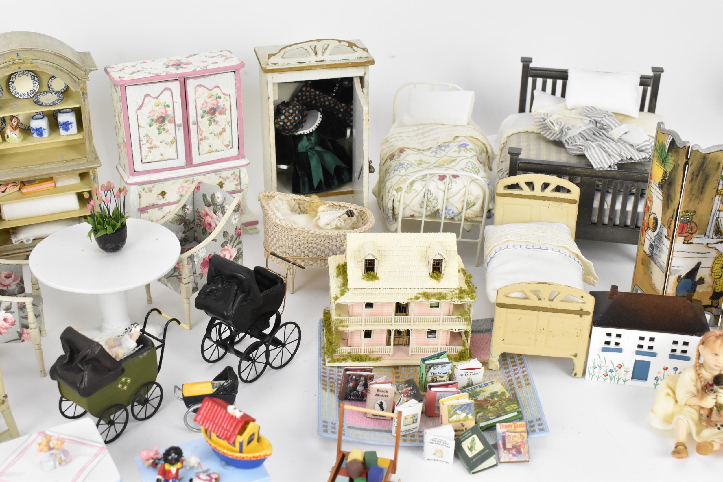 A collection of doll's house furniture and objects, to include dressers, painted bedroom - Image 5 of 18